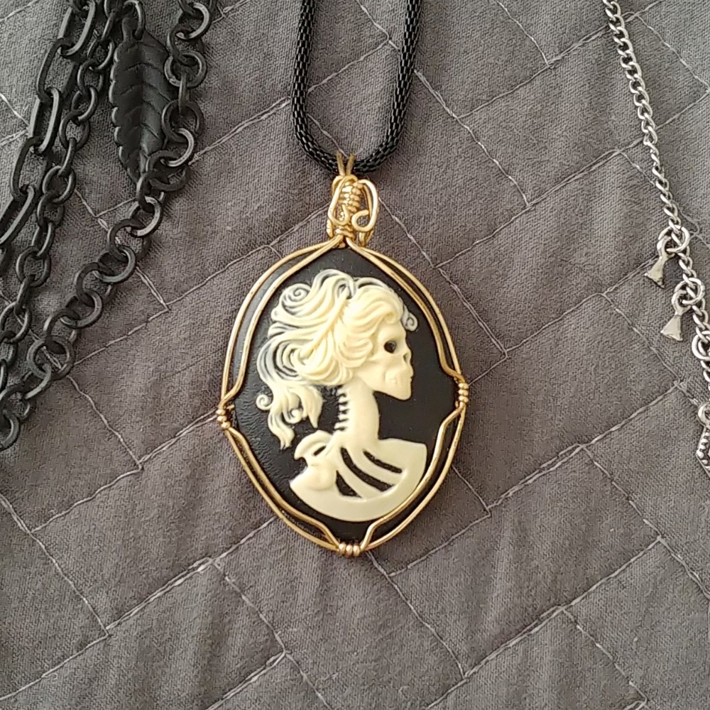 Jewelry 4pc Bundle - Picture 3 of 7